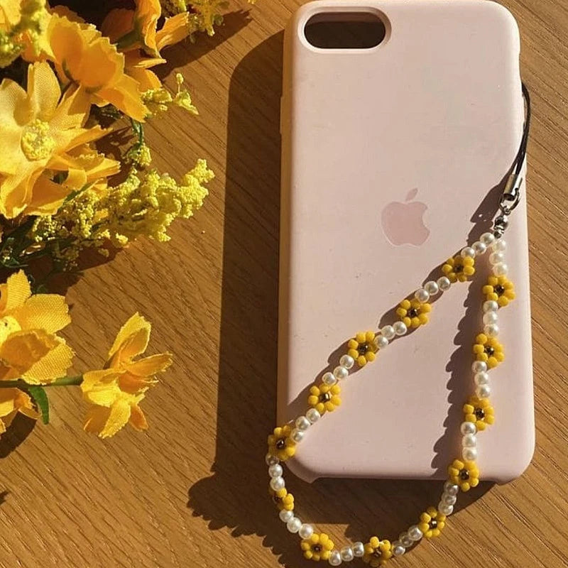 Daisy Phone Charm