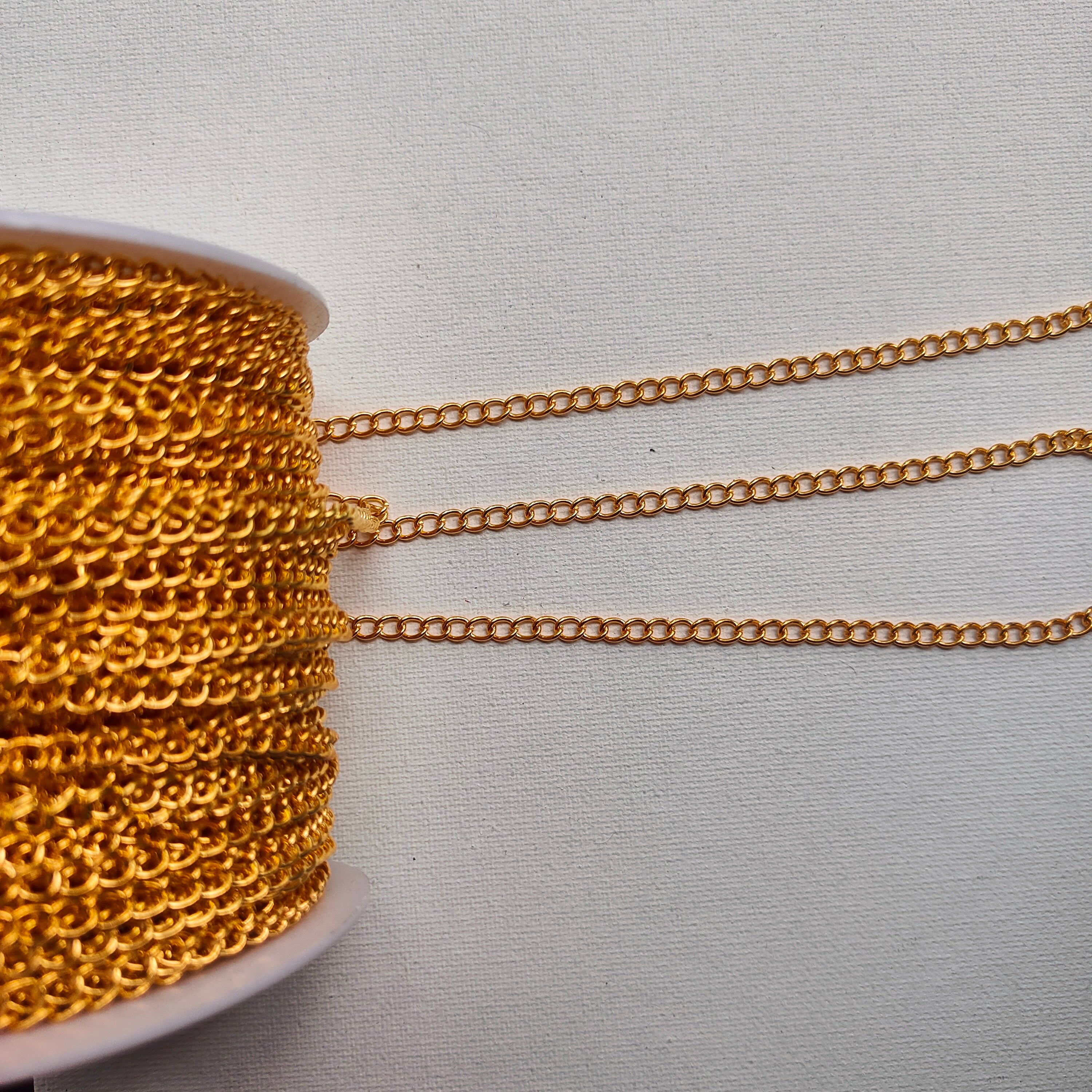 Golden anti tanish thick chain per mtr