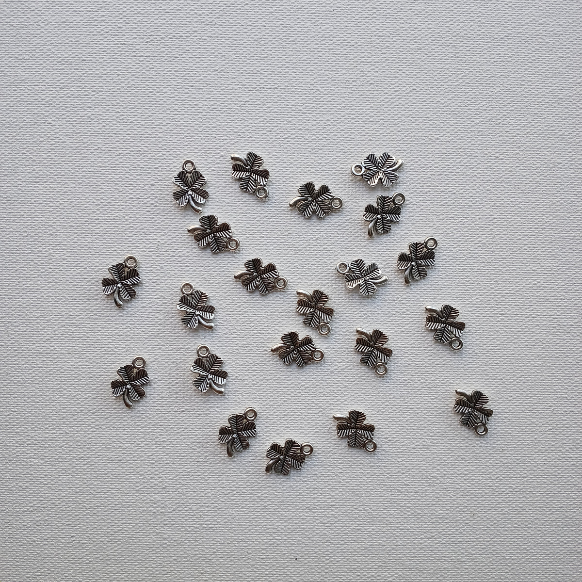 Clover mini charm