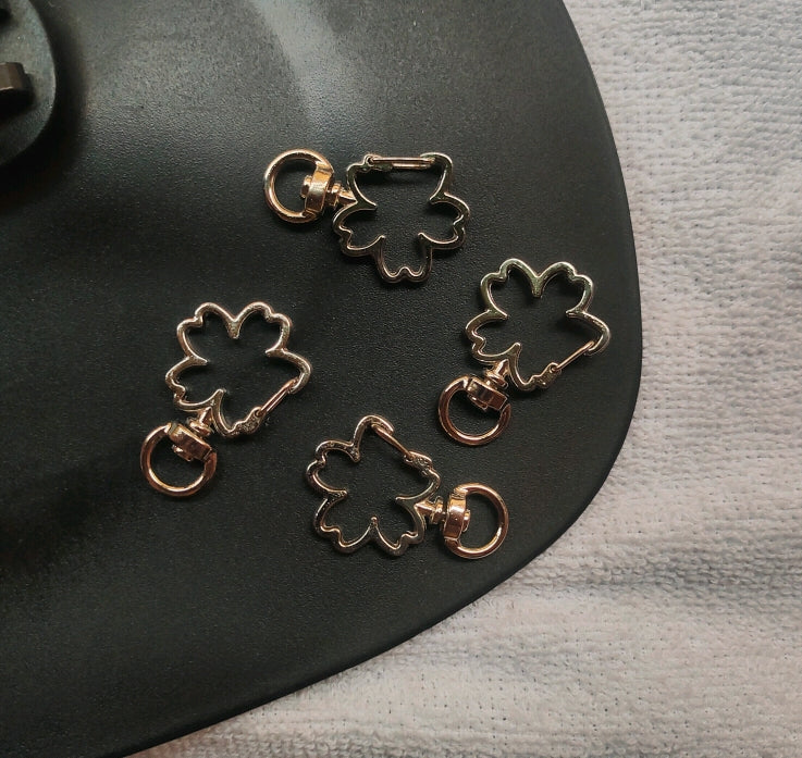 Silver flower keyring