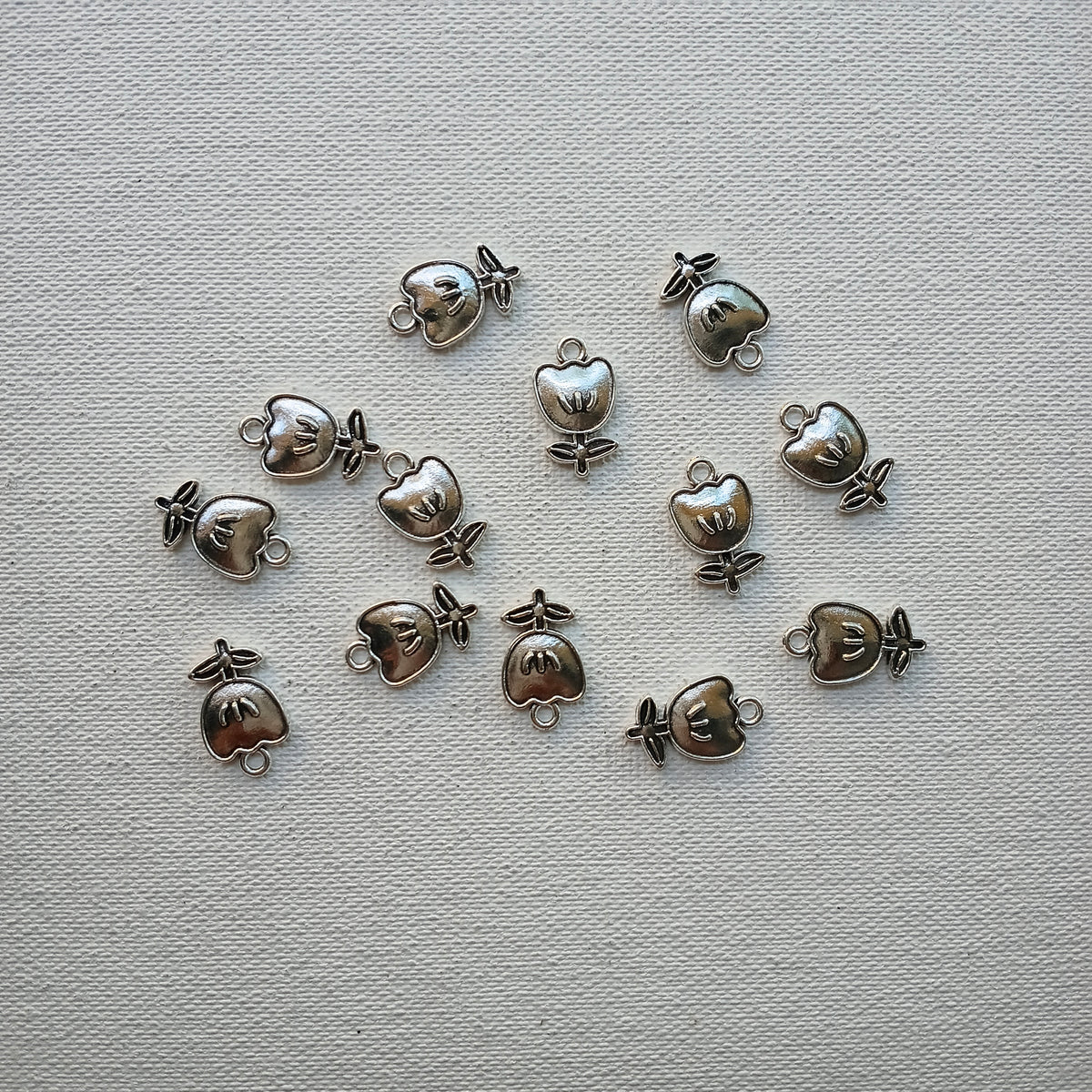 Silver tulip per piece