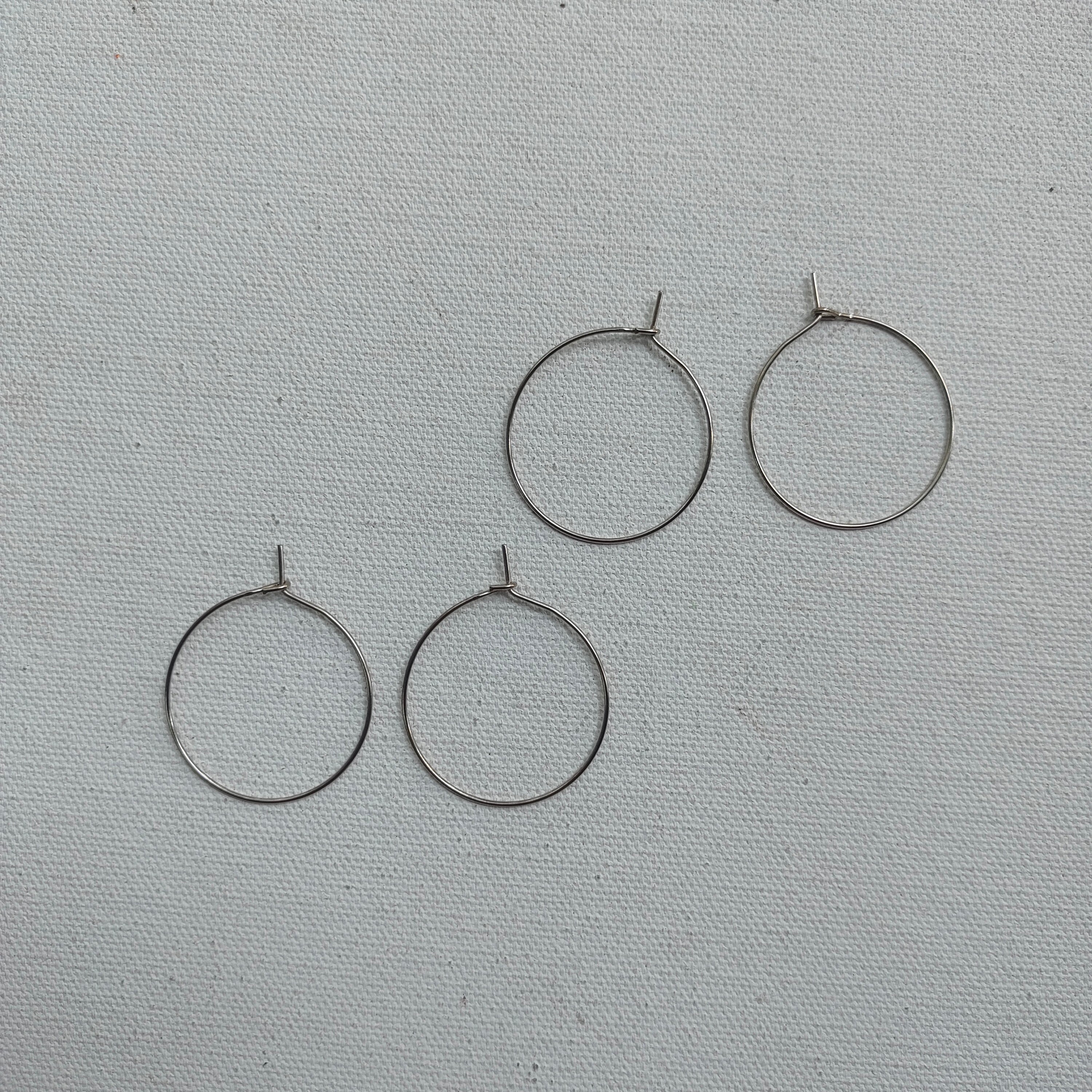 Small round hoops pair